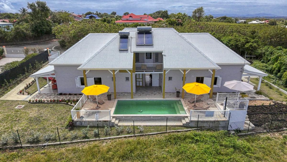 2.Location-villa-piscine-Marie-Galante-Guadeloupe_Vue ensemble